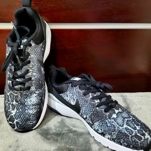 Nike Air Max, Women's, 8.5, black and grey snake print